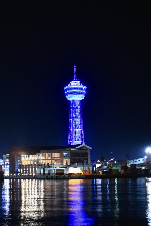 夜の福岡タワー