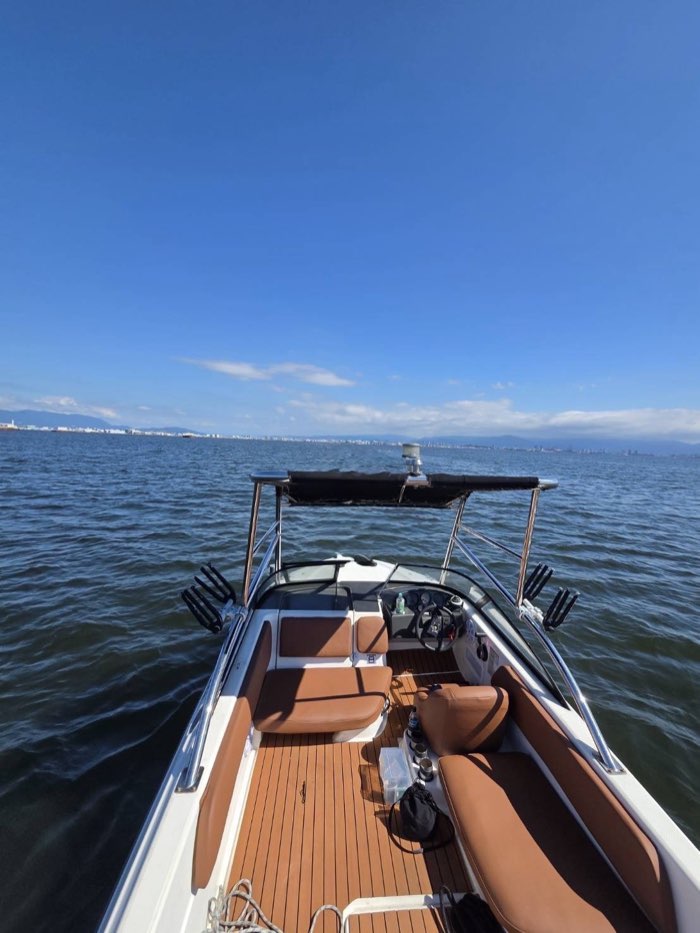 海と青空。合同会社トラストのイメージ写真